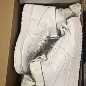 Air Force 1 high 07 woman 9.5 men 8 BRAND NEW NEVER WORN SHOES